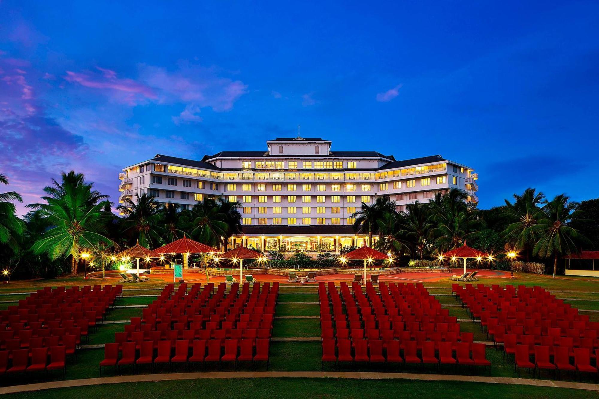 Le Meridien Kochi Hotel Exterior photo